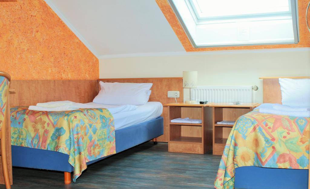 ホテルGarni Zum Adler Gensingen 部屋 写真