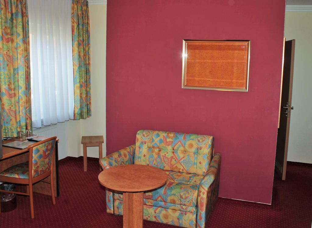 ホテルGarni Zum Adler Gensingen 部屋 写真