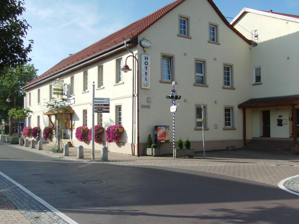 ホテルGarni Zum Adler Gensingen エクステリア 写真
